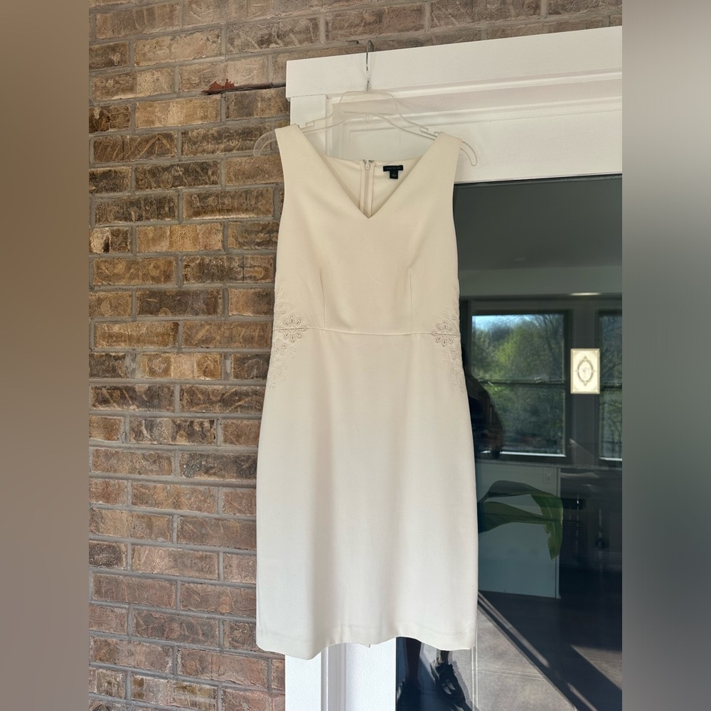 Ann Taylor Off White Embroidered Knee Length Dress, Size 6